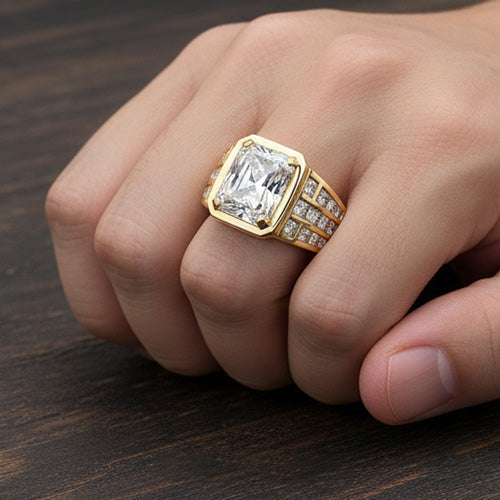 Stilvoller Brillant Männer-Ring 10 Karat – Schrägansicht