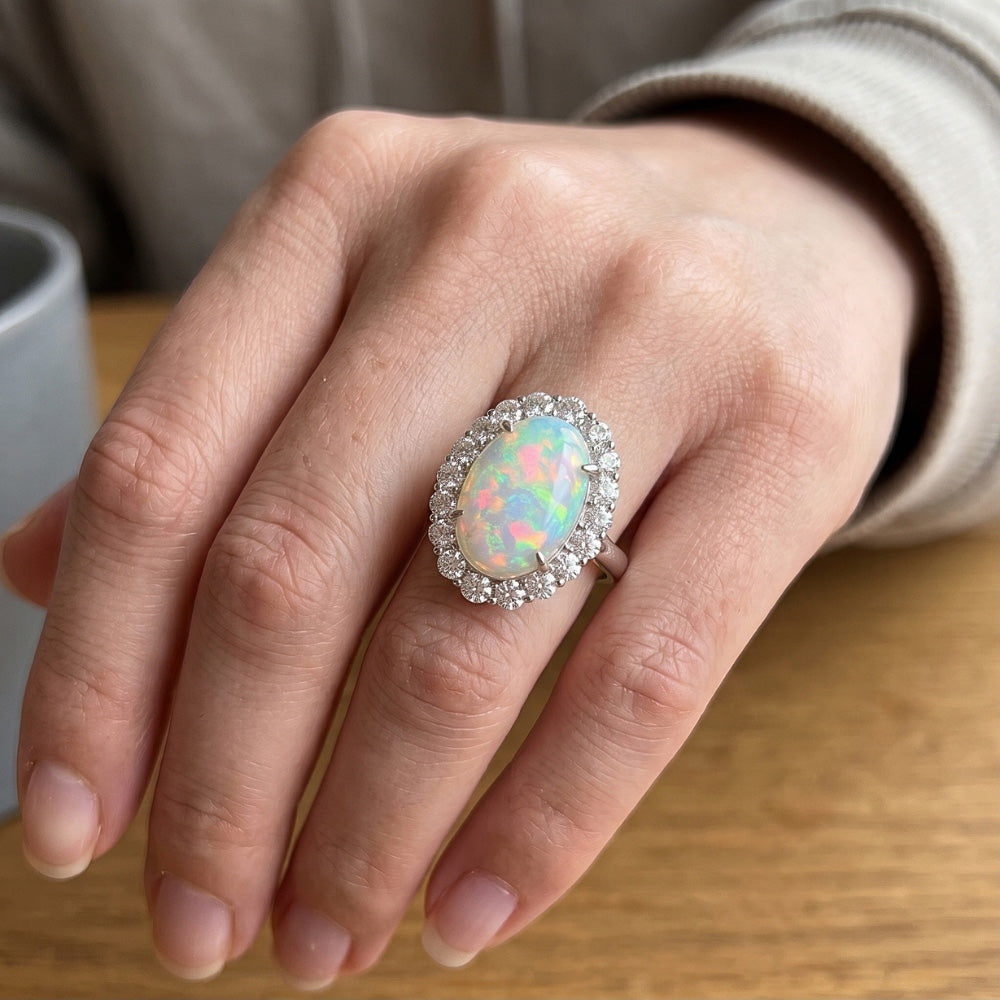 12.50 Karat Opal und Diamanten Ehering Neu Weißgold 14K