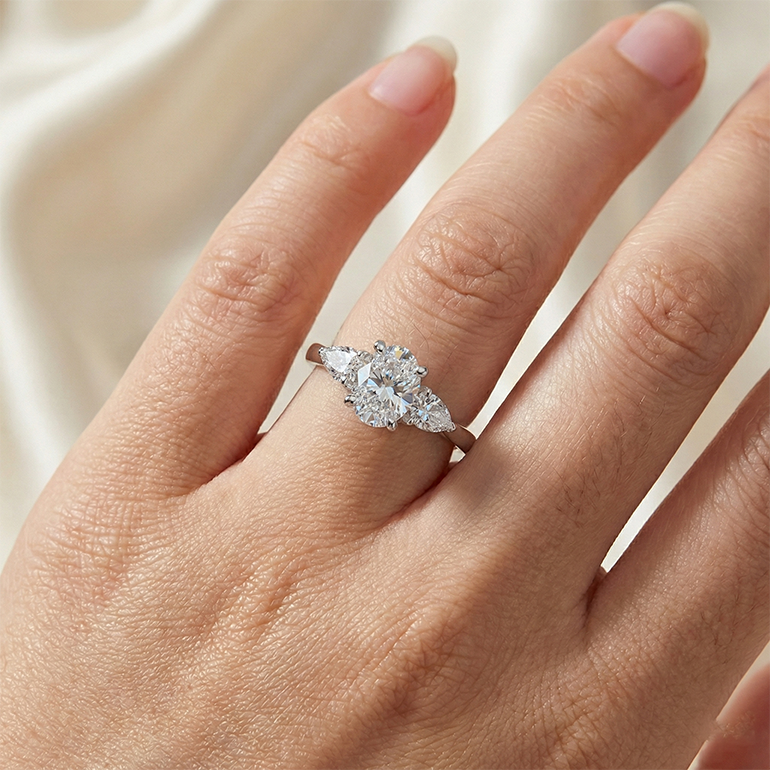 echter oval diamant 1.61Karat ring Seitenansicht