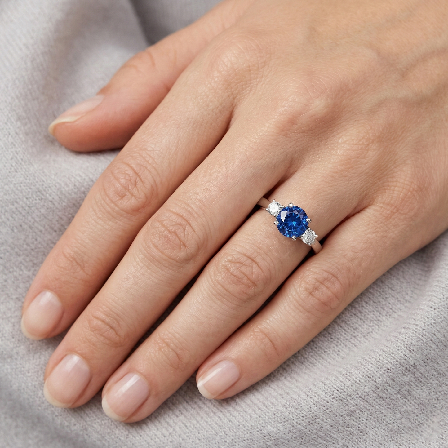 echter round diamant 2.70Karat ring auf Weiß