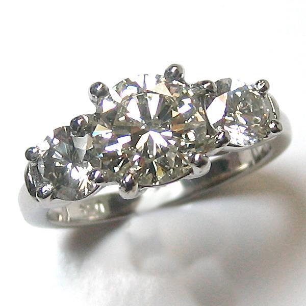 2,20 Ct. Runder Natürliche Diamantring Mit 3 Steinen Aus Massivem Goldschmuck