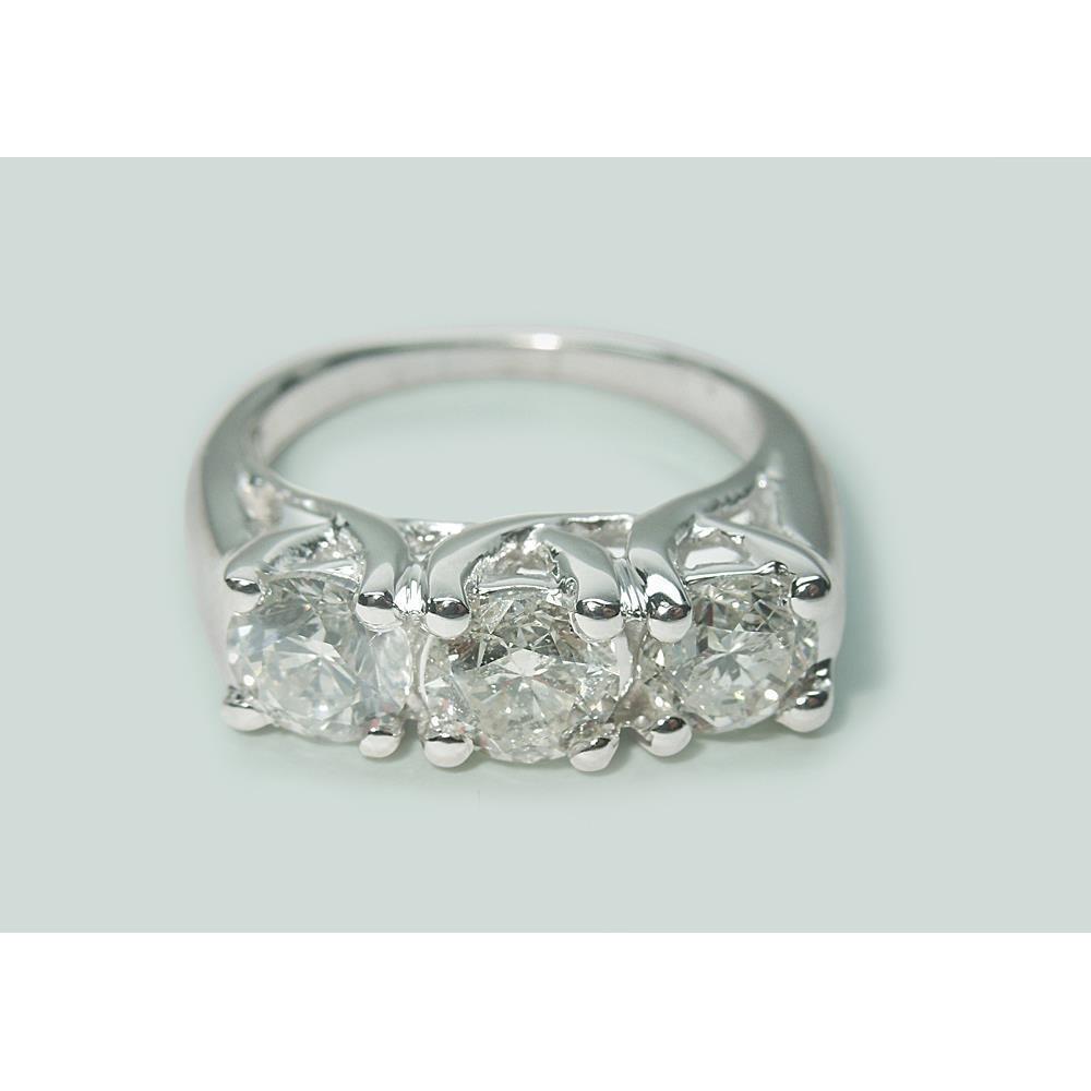 2,25 Ct. Runder Natürliche Diamant Drei-Steine-Ring Im Lucida-Stil Weißgold Neu