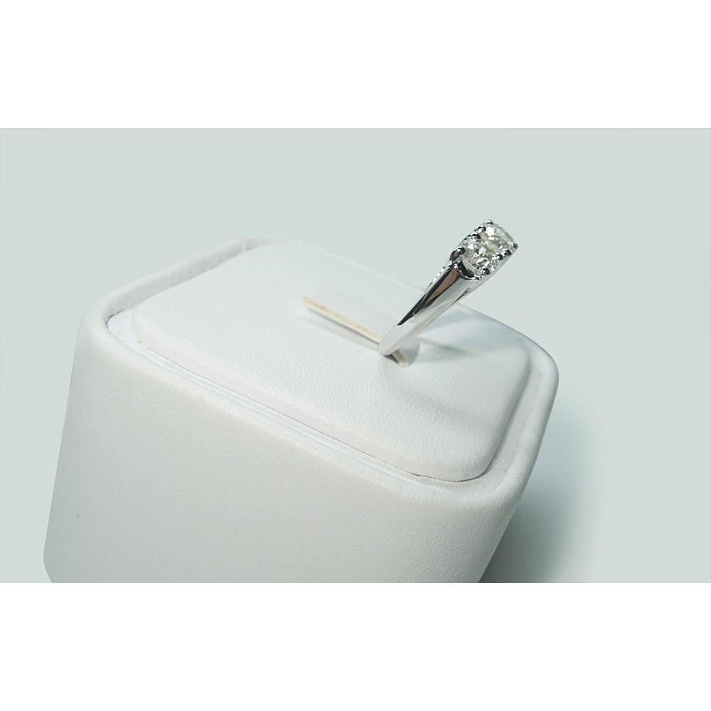 2,25 Ct. Runder Natürliche Diamant Drei-Steine-Ring Im Lucida-Stil Weißgold Neu
