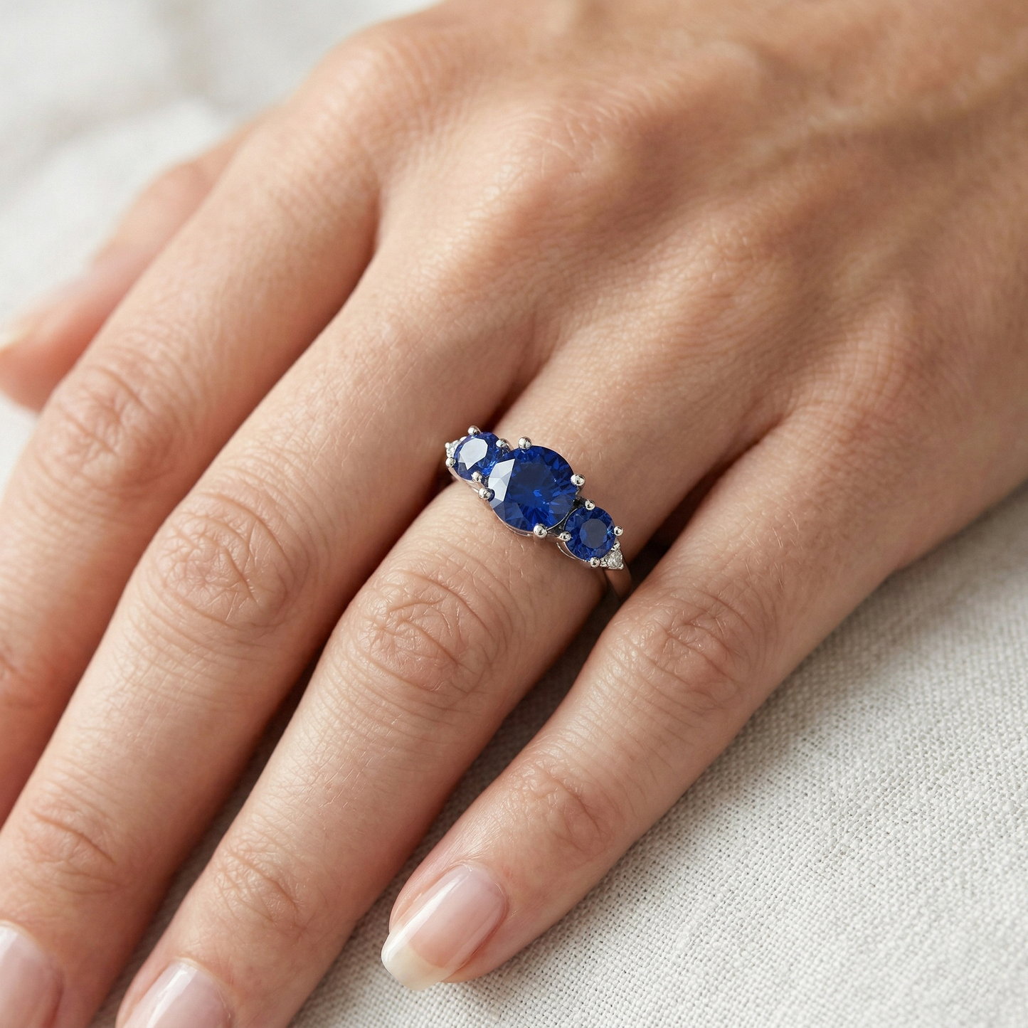 echter round diamant 2.75Karat ring auf Weiß