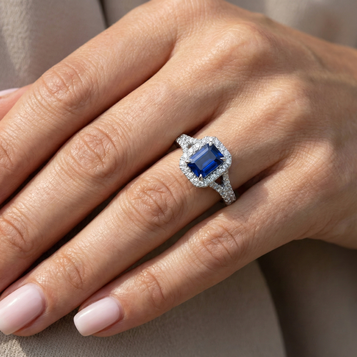 echter round diamant 2.85Karat ring auf Weiß