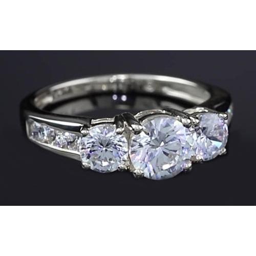 3 Karat Drei-Steine-Natürliche Diamant Verlobungsring Runder Korb Krappenfassung