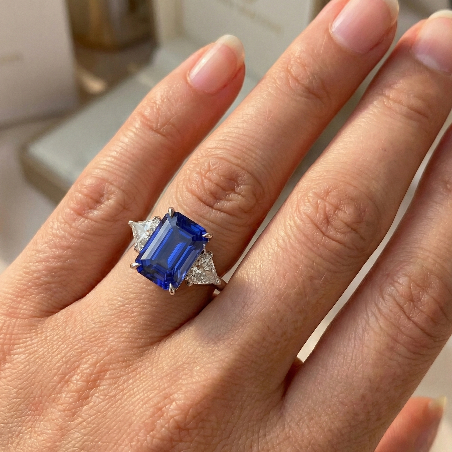 echter trillion diamant 4.50Karat ring auf Weiß