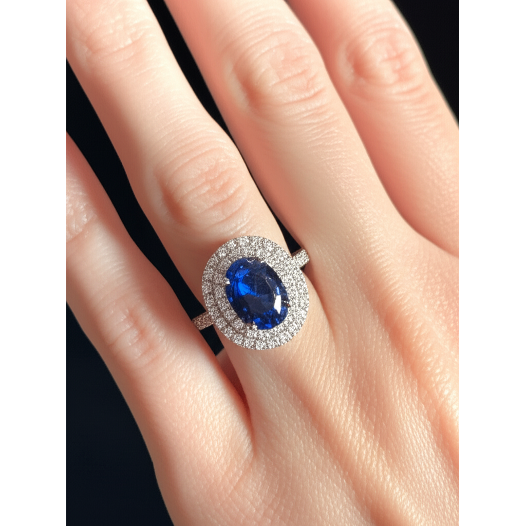 echter oval saphir 2Karat ring auf Weiß