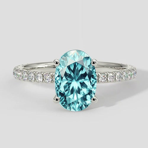 3,75 ct ovaler bläulicher Paraiba-Ring mit Diamantband