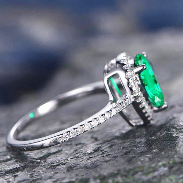 4,40 Karat Grön Smaragd mit Diamantring Weißgold Feiner Damenschmuck