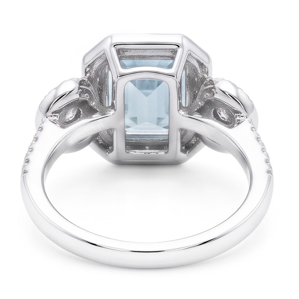 6,25 ct Smaragdschliff Aquamarin und kleine Diamanten Ring Weißgold