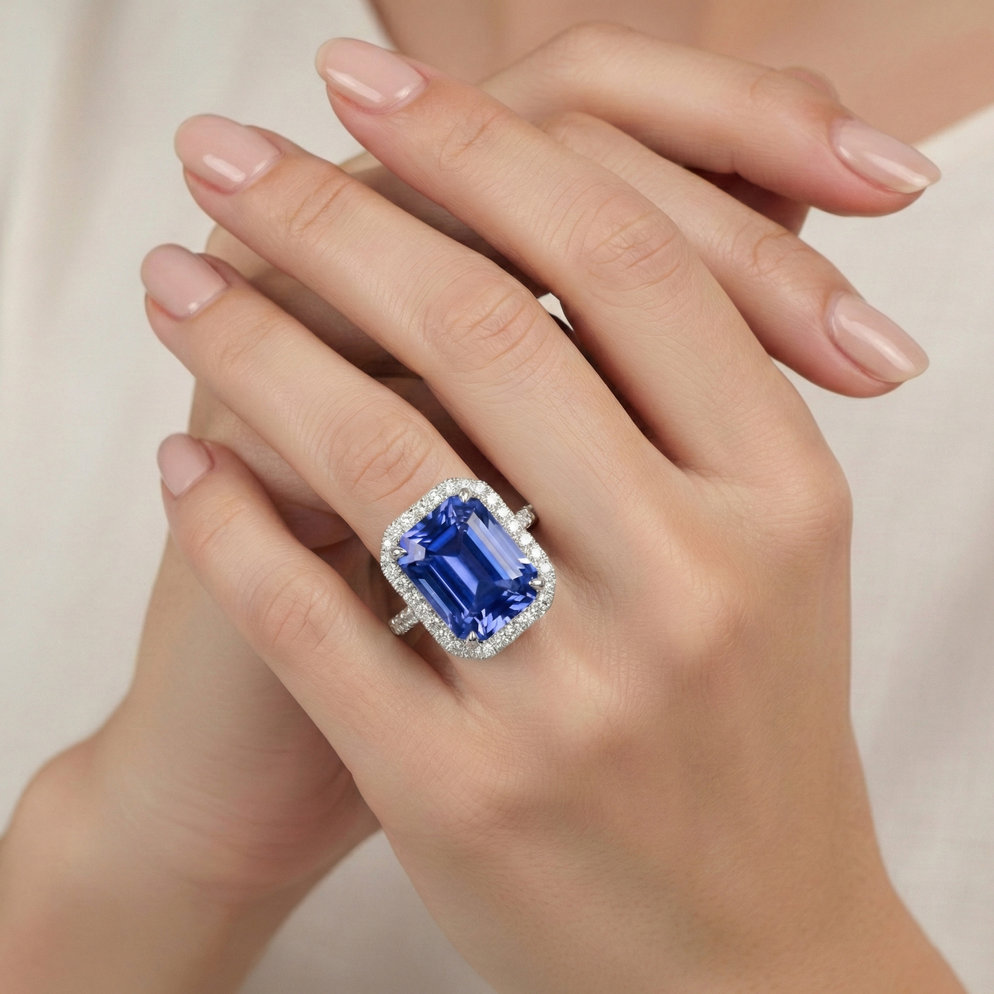 echter round diamant 8.80Karat ring auf Weiß