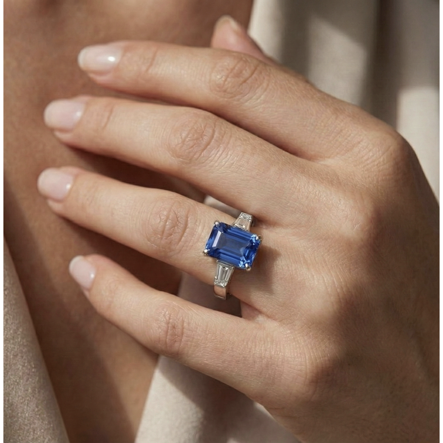 Baguette Natürlicher Diamant ( nicht im Labor gezüchtet ) Drei Steine Smaragd Ceylon Saphir Ring 3,50 Karat
