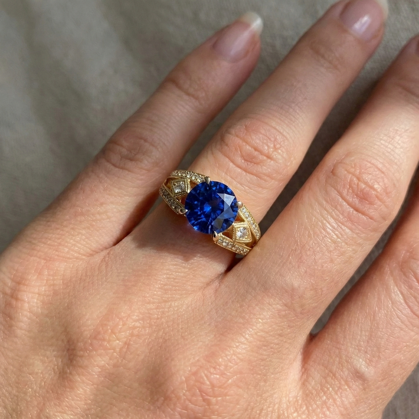 echter round diamant 3.75Karat ring auf Weiß
