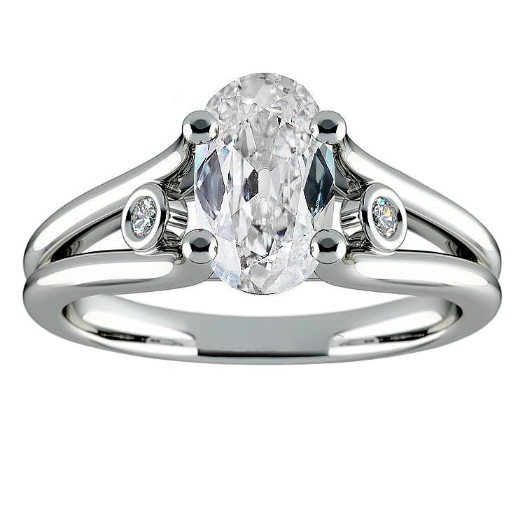 Drei-Steine-Ring Oval Alter Bergmann Natürliche Diamant Split Shank 6 Karat