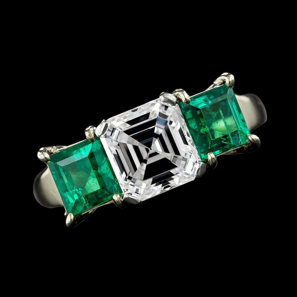 Drei Stein Asscher Natürliche Diamant & Smaragd Ring 7,50 Karat