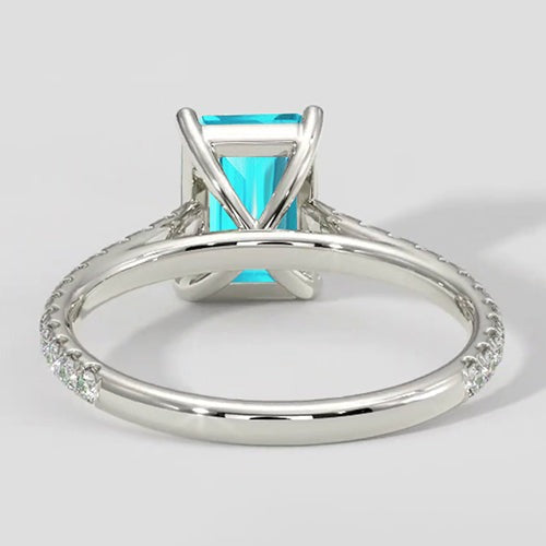 Eleganter Paraiba-Ring im Smaragdschliff