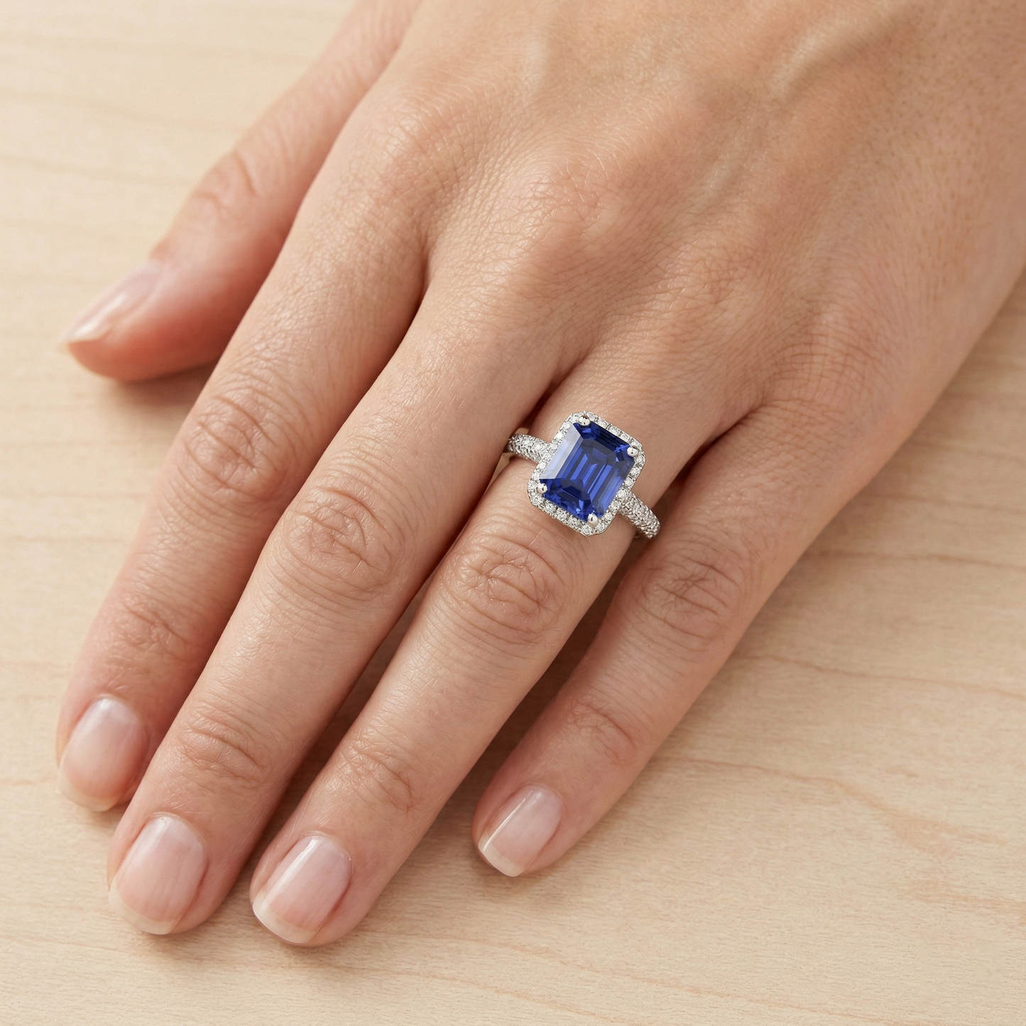 echter baguette diamant 4Karat ring auf Weiß