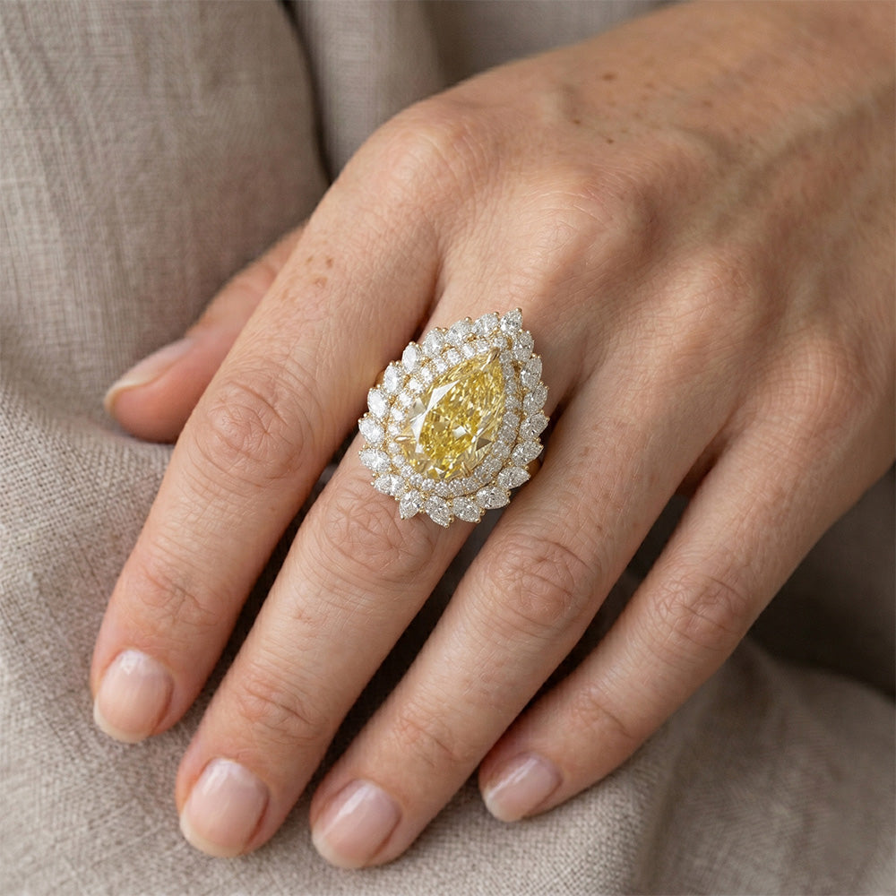 Kanariengelber Diamant Halo-Ring – VVS Reinheit 4 Karat 14K