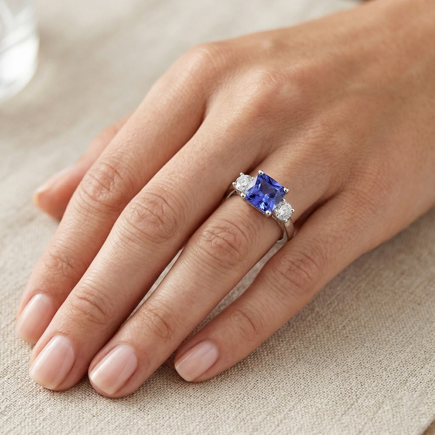 echter round diamant 3.25Karat ring auf Weiß