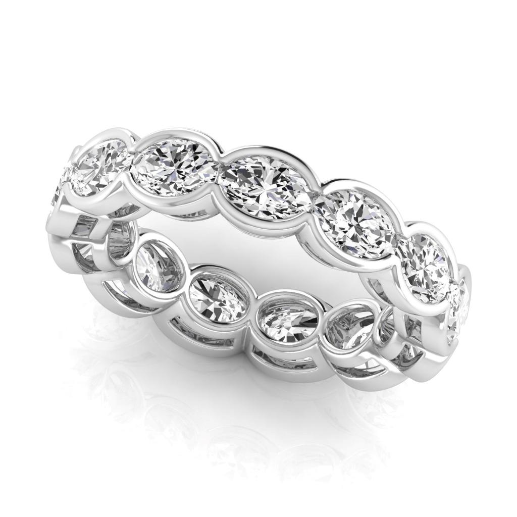 Edler Diamant Oval-Schliff Eternity Band in 14K Weißgold – Seitenansicht