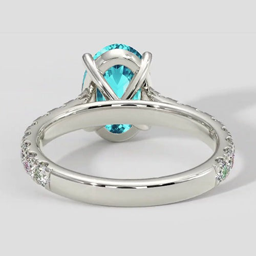 Ovaler Paraiba-Ring mit Diamanten