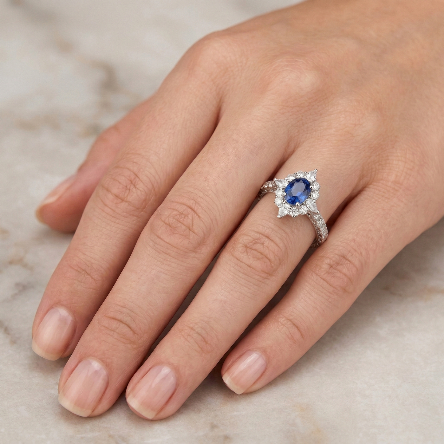 echter oval saphir 1Karat ring mit Diamantbesatz
