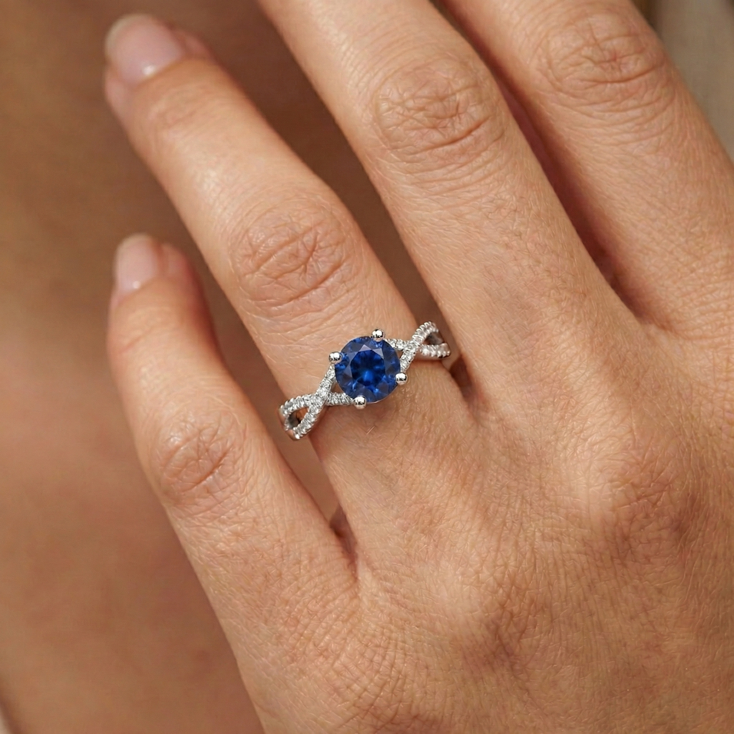 echter round saphir 1Karat ring mit Diamantbesatz