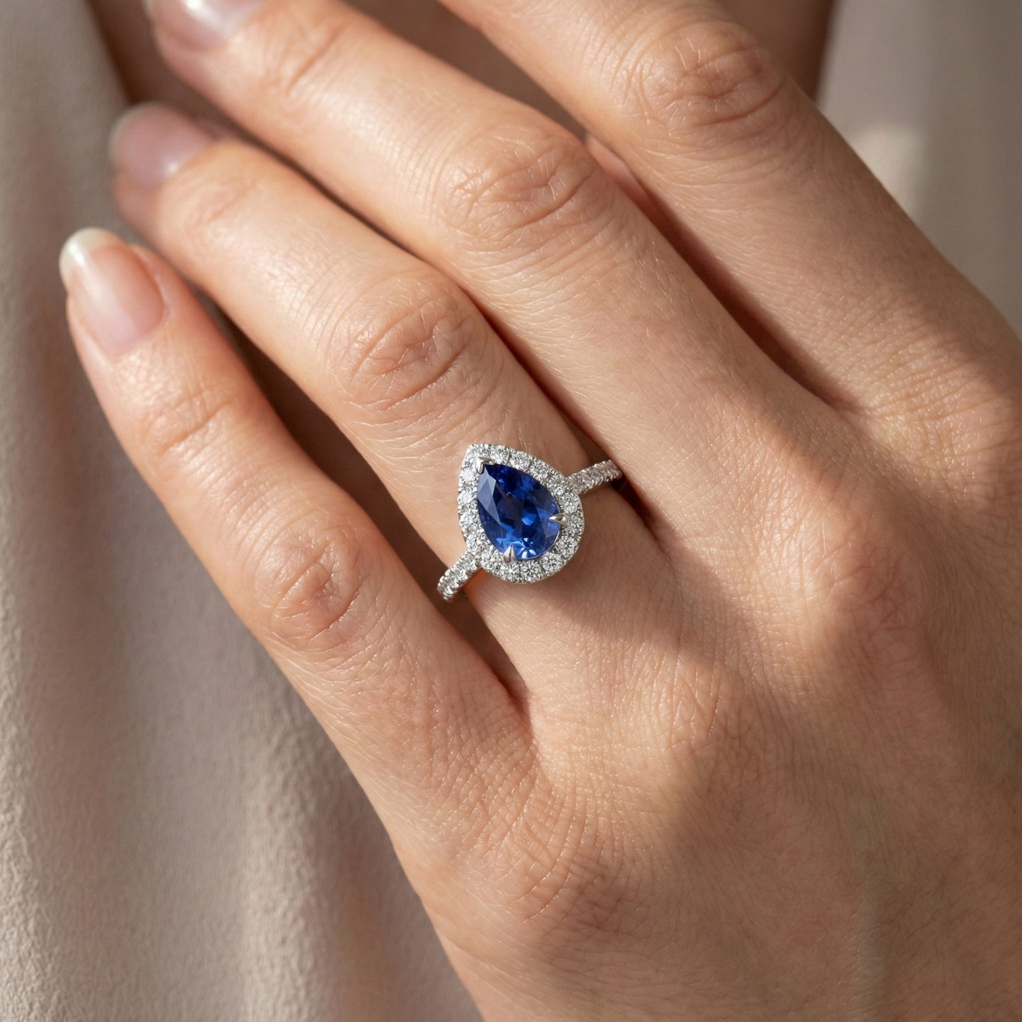 Schöne Birnenform Sri Lanka Blauer Saphir-Diamant-Ring Gold 2 Ct