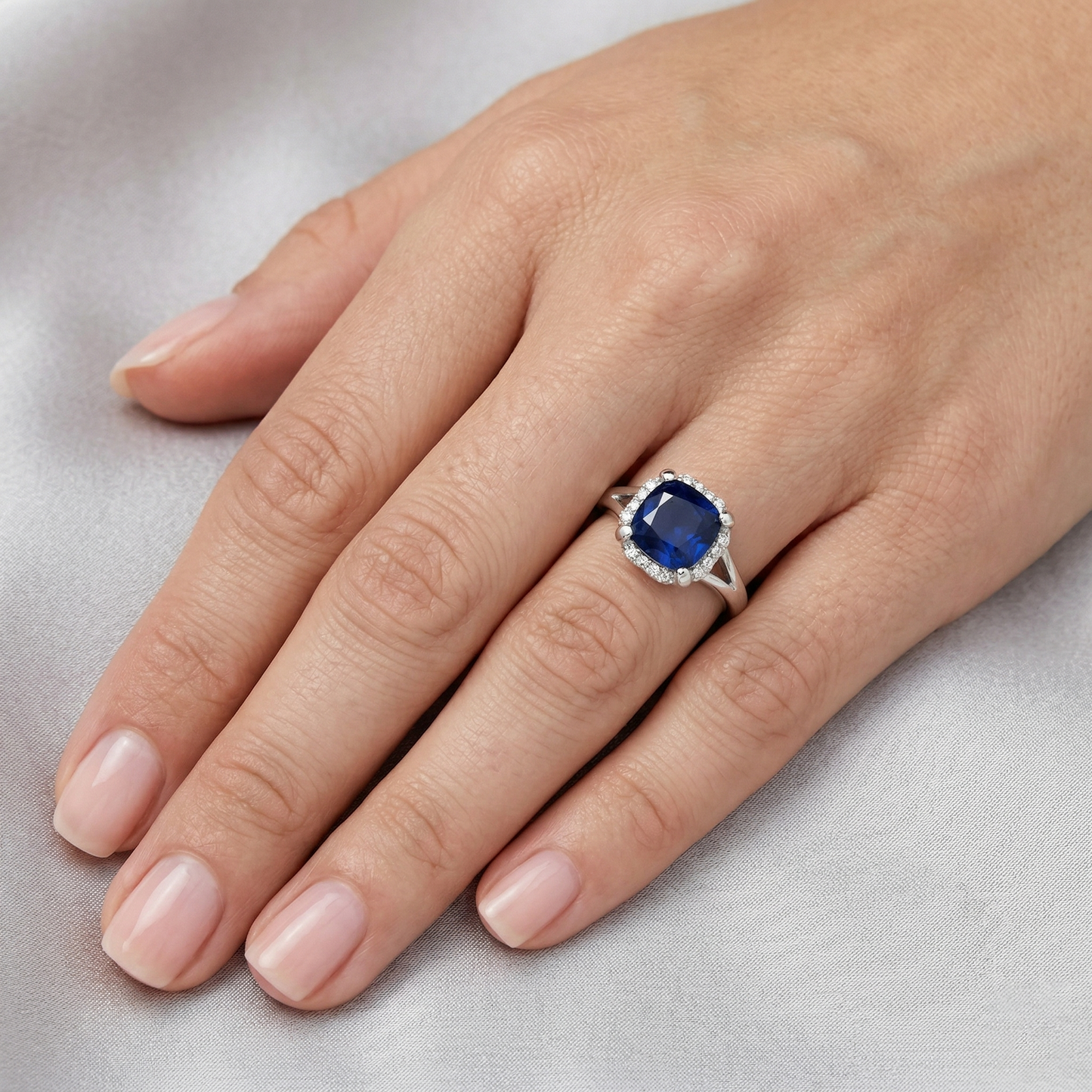 echter round diamant 2.50Karat ring auf Weiß