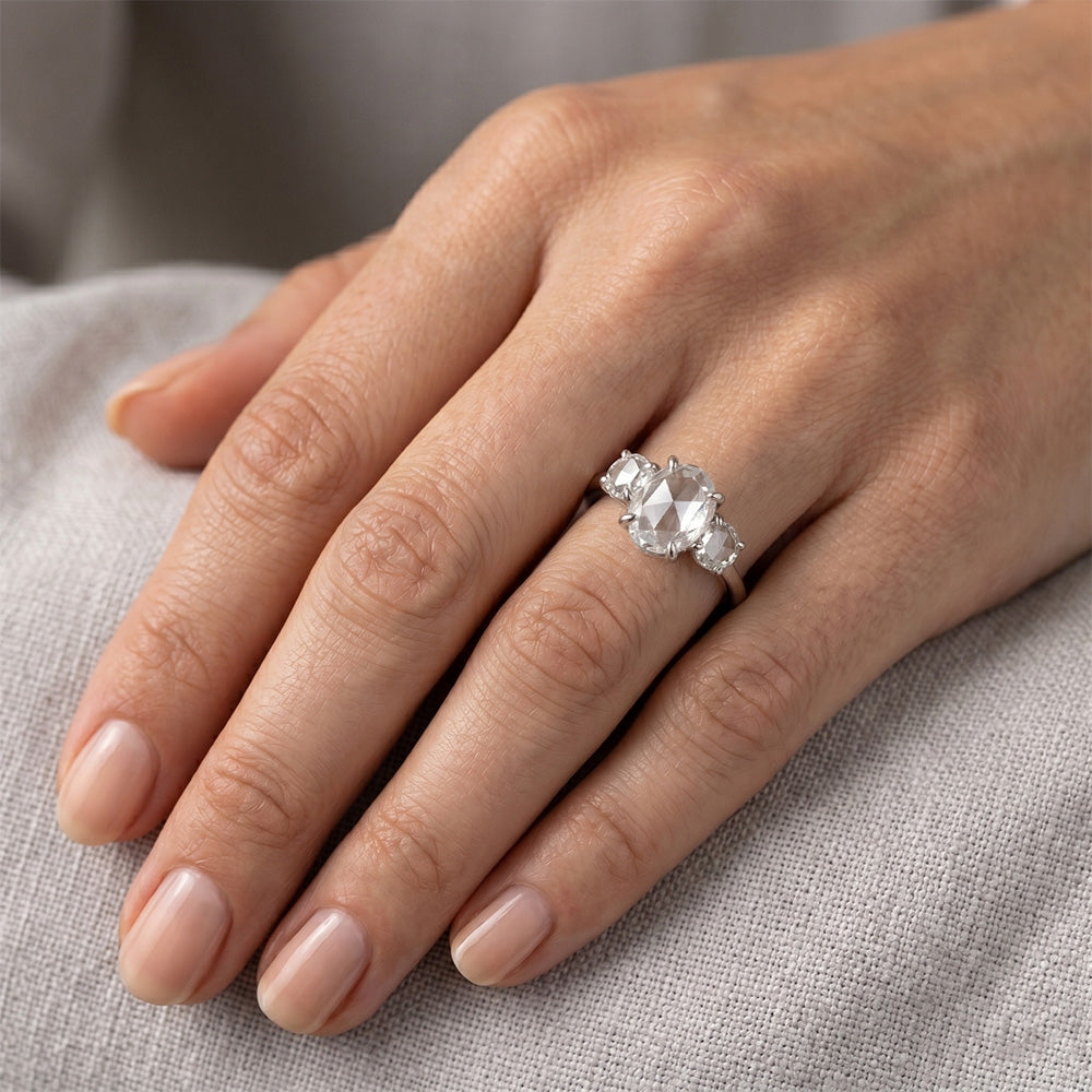 Strahlender Dreisteinring mit Rosen-Schliff Edler Diamant – 2,75