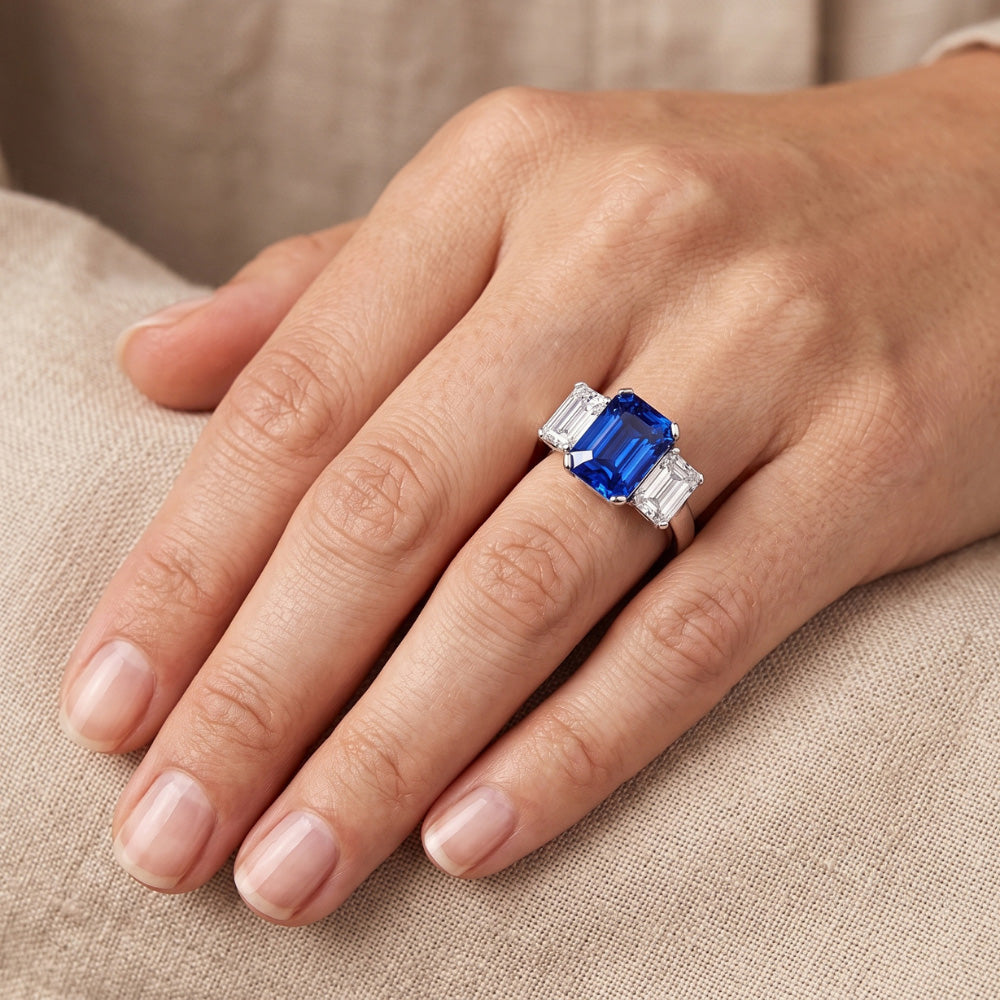 Strahlender Natürlicher Diamants ( nicht im Labor gezüchtet )chmuck 3 Karat Drei Stein Blauer Saphir Ring