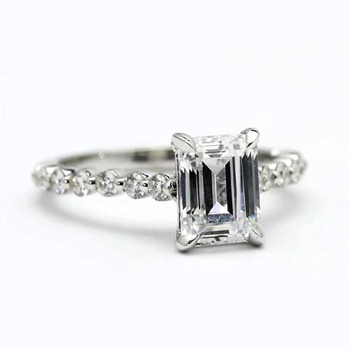 Verlobungsring Mit Smaragd Natürliche Diamant