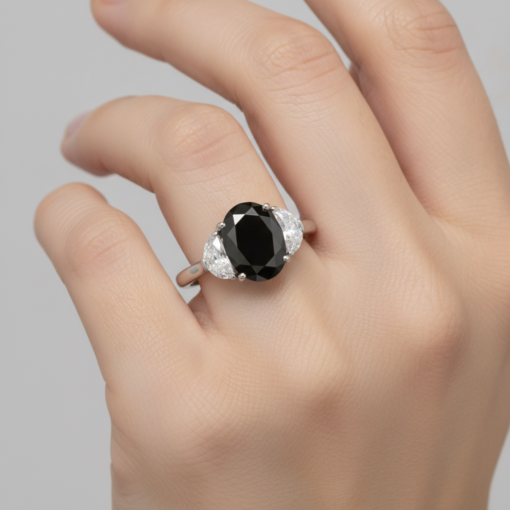 Ehering mit echtem schwarzem Diamanten 4,6 Karat Oval Halbmond Drei-Stein 14 Karat Weißgold