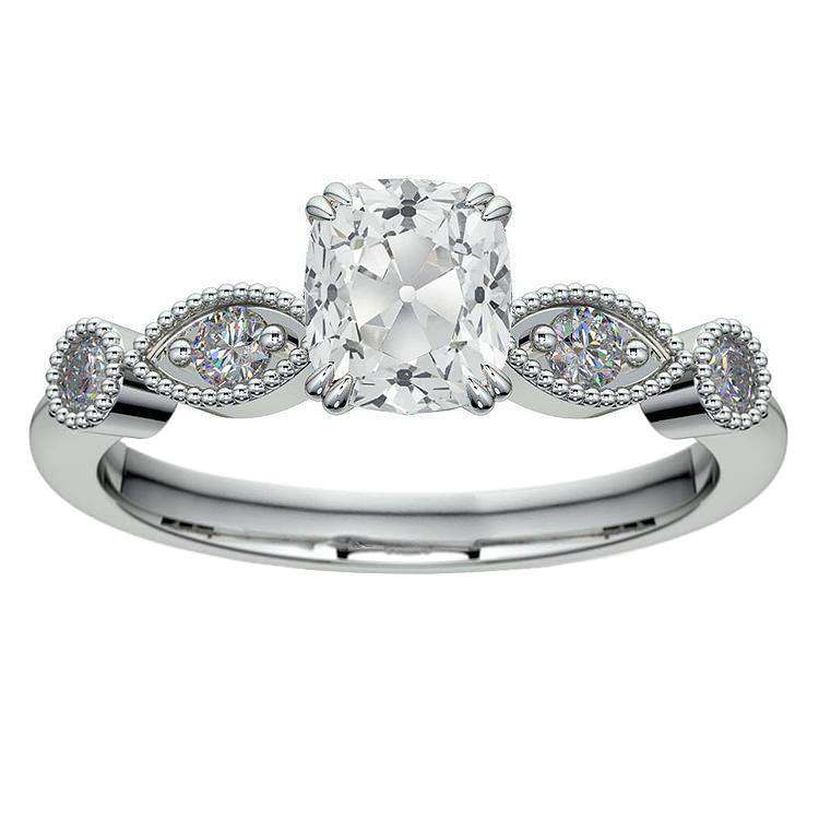 Kissenförmiger Natürlich Diamantring im alter Bergmann-Schliff mit Akzent 3,75 Karat Milgrain- harrychadent.ch