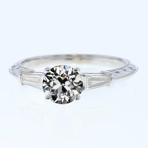 Baguette mit drei Steinen und runder Diamantring im Minenschliff, 2 Karat - harrychadent.ch