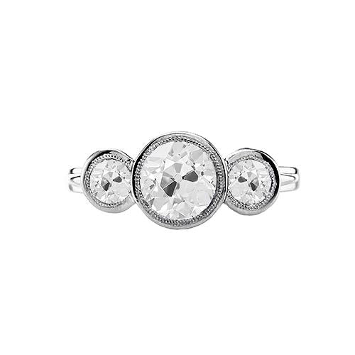 Diamantring mit drei Steinen runder Lünette, alteuropäischer 1,75 Karat - harrychadent.ch