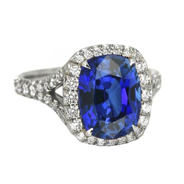Blauer Saphir Halo Ovaler Diamantring 5,50 Karat Pave Split Shank - harrychadent.ch