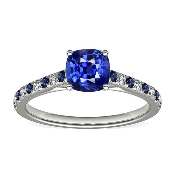 Kissen Edelsteinring runder blauer Saphir & Diamanten 2.50 Karat - harrychadent.ch