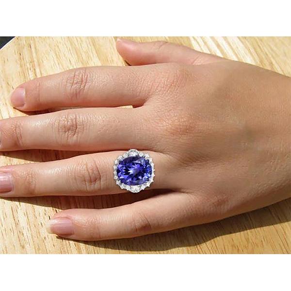 12.25 Kt Grosser Ovaler Tansanit Mit Diamanten Ehering Weiß Gold