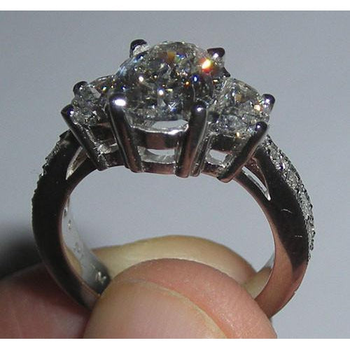 Stilvoller Edler Diamant Edelschmuck 3,50 Karat – Seitenansicht