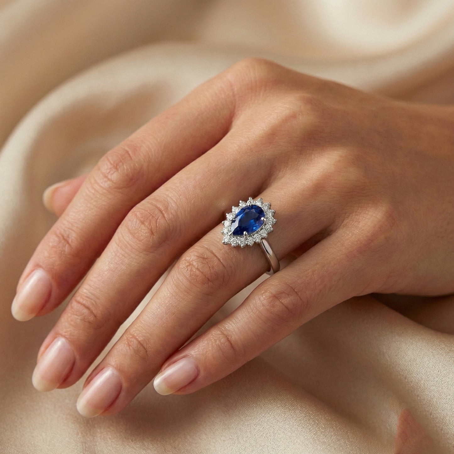 echter round saphir 1.50Karat ring mit Diamantbesatz