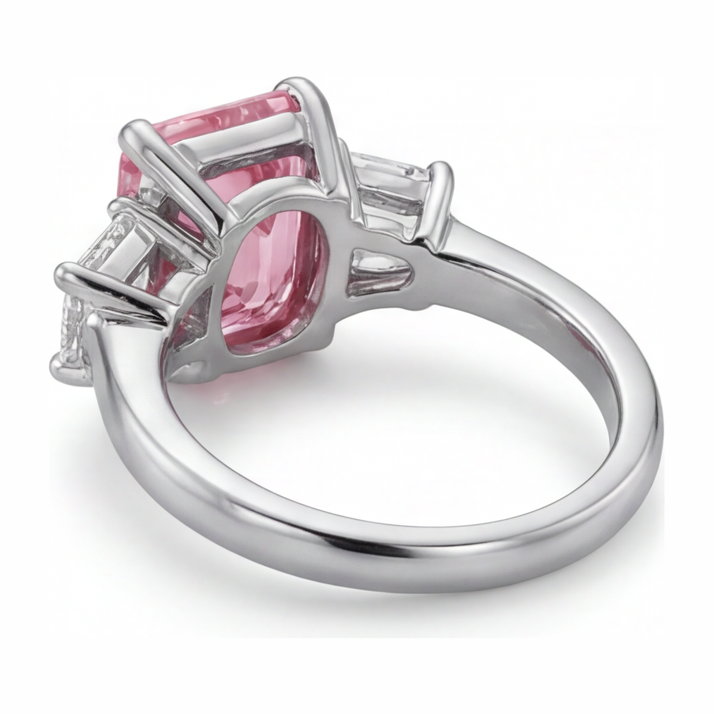 Im Labor gezüchteter rosa Diamant, 2,5 Karat, Smaragdschliff, schlichter Dreisteinring, 14 Karat Weißgold