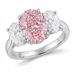 Rosa Verlobungsring 2,5 Karat im Labor gezüchteter ovaler Diamant Drei Steine 14 Karat Weißgold