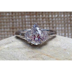 2.11 Karat Birne & Halbmond Echt Diamanten Drei-Steine-Ring Weißgold 14K