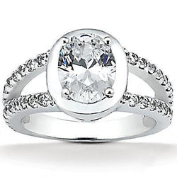 2,67 Ct. Natürliche Diamantring Im Ovalschliff Mit Akzenten Weißgold