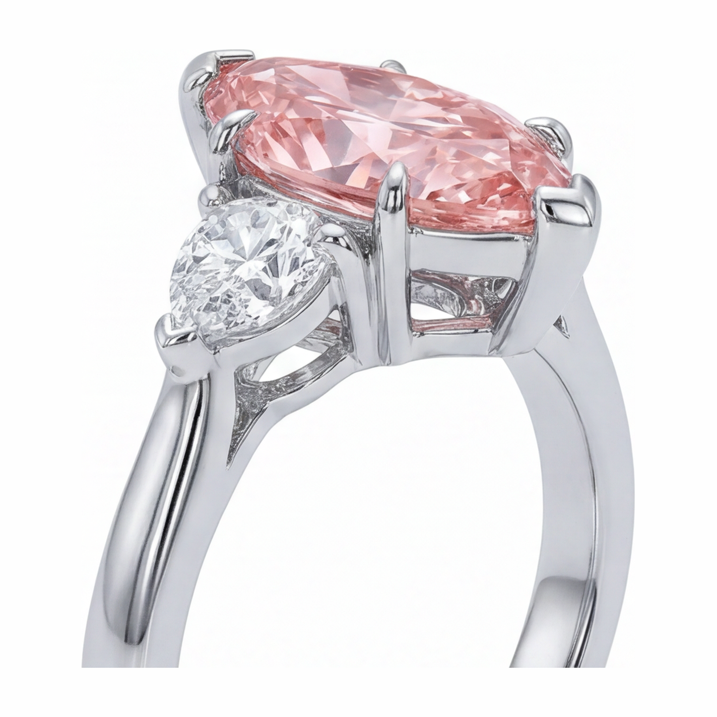 Drei-Stein-Ring mit im Labor gezüchtetem rosa Diamanten im Marquise-Schliff, 3,5 Karat, 14 Karat Weißgold