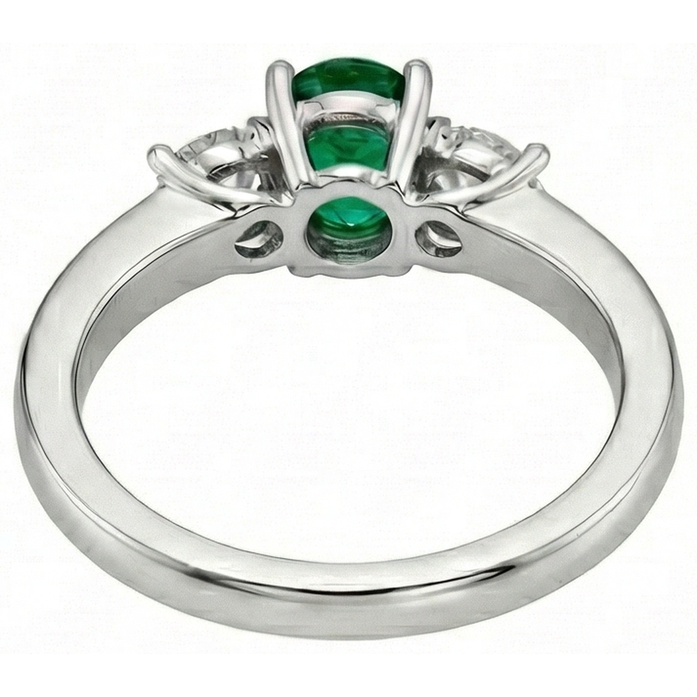 echter oval smaragd 3.50Karat ring auf Weiß