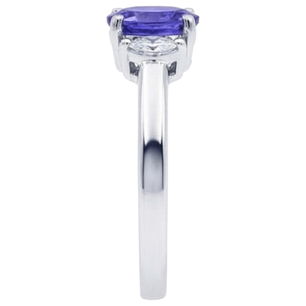 echter oval diamant 3.50Karat ring auf Weiß