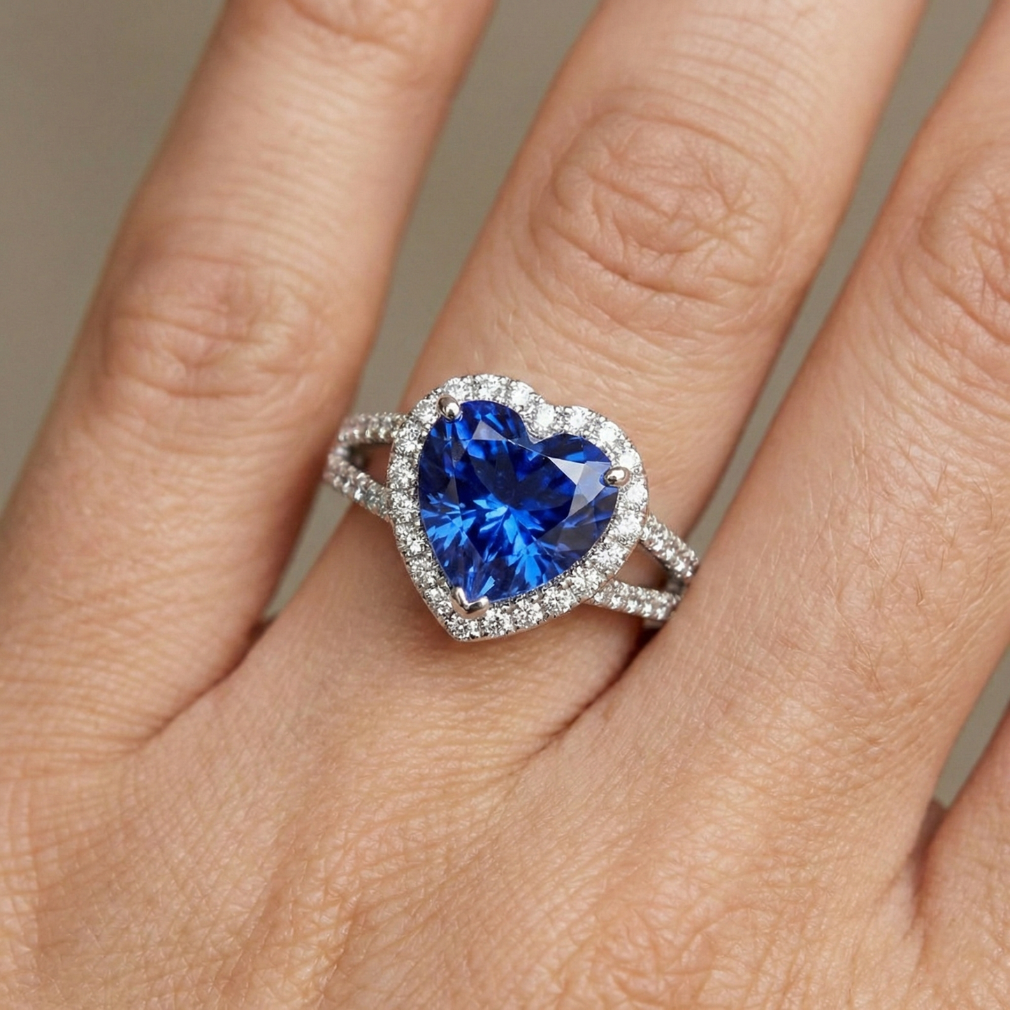 3,60 Karat Ceylon Blauer Saphir Diamantring Weißgold 14K